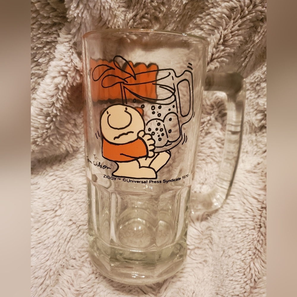 Vintage 1979 ZIGGY MACHO MUG HUGE 8"32 OZ GLASS BEER STEIN Frosty Mug Tom Wilson